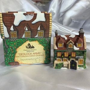 Department 56 Charles Dickens Heritage Deadlock Arms 1994 Collector Ornament
